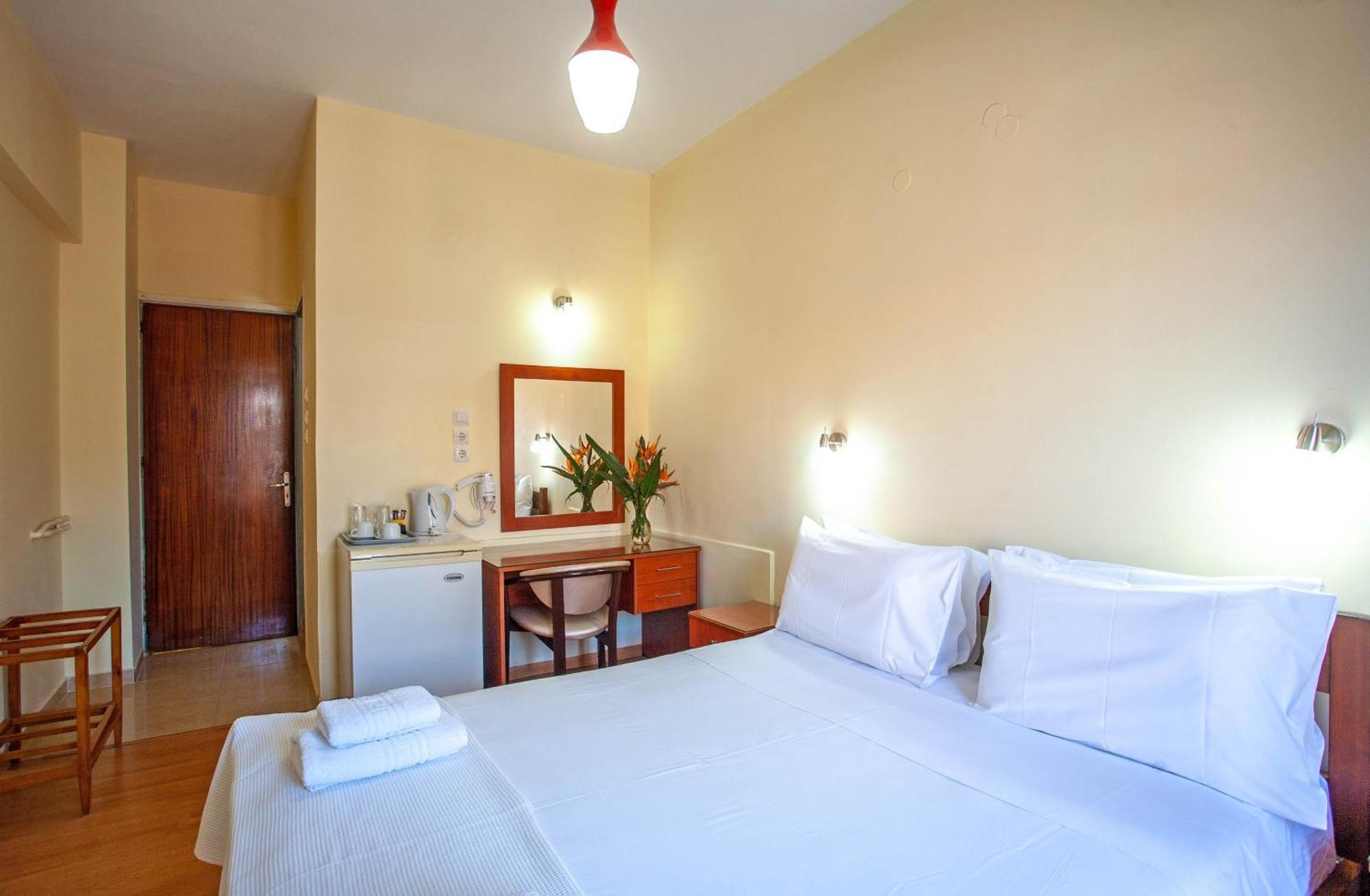 Lucia Hotel Chania  Exterior photo